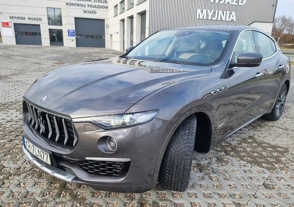 Maserati Levante cena 292999 przebieg: 53000, rok produkcji 2019 z Tarnobrzeg małe 631